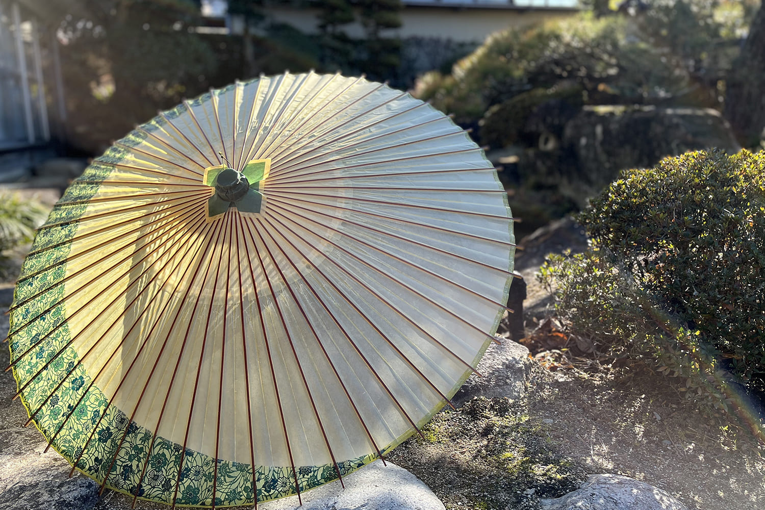 「神の国から」紙のくつ　２０２４藍