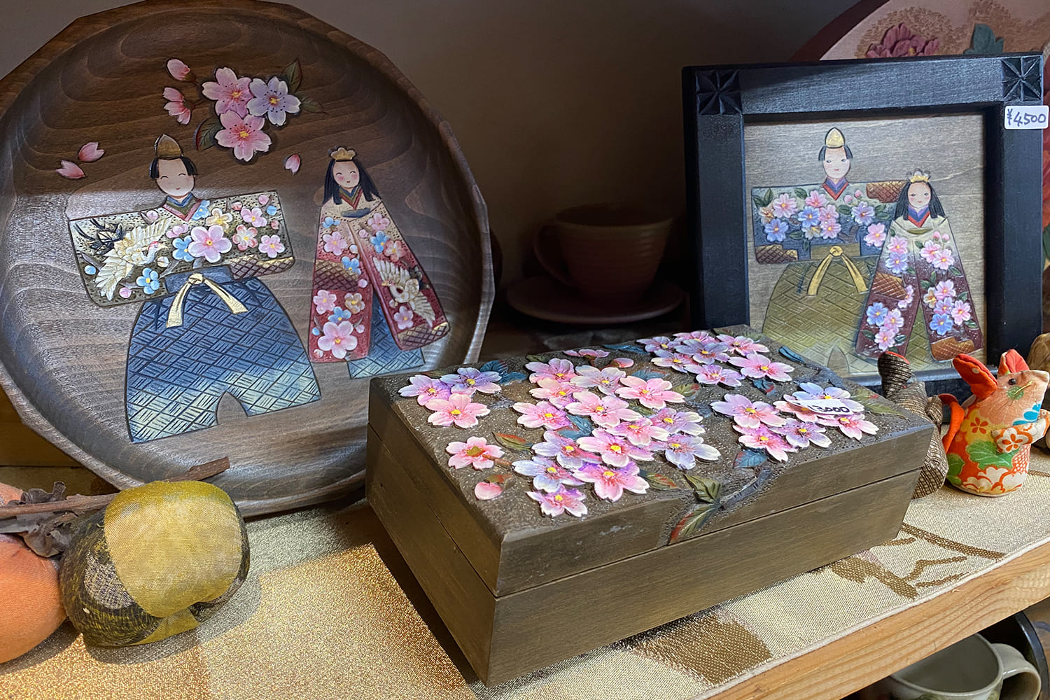 起源は日光東照宮の造替とされている日光彫