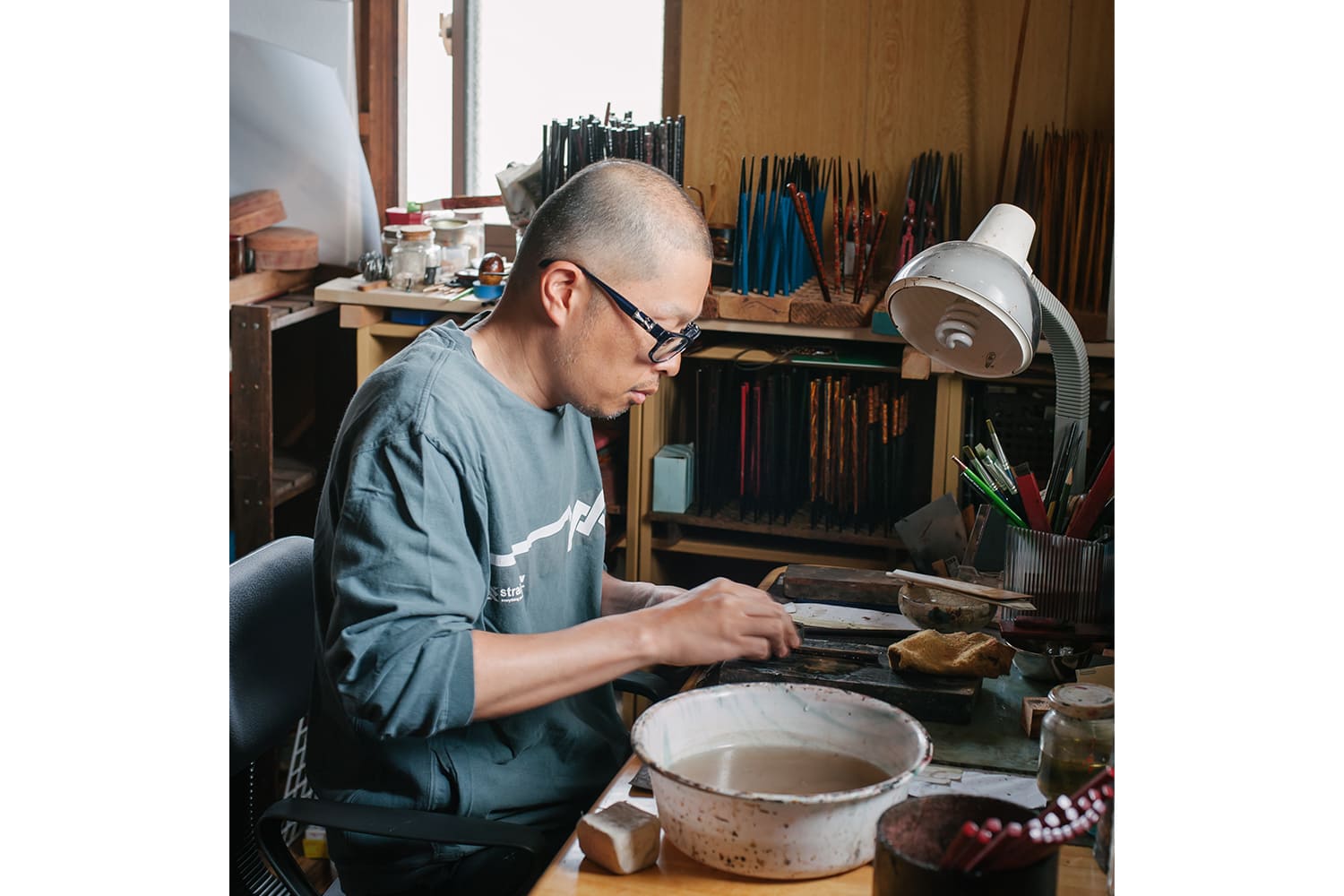 職人が作業をする様子