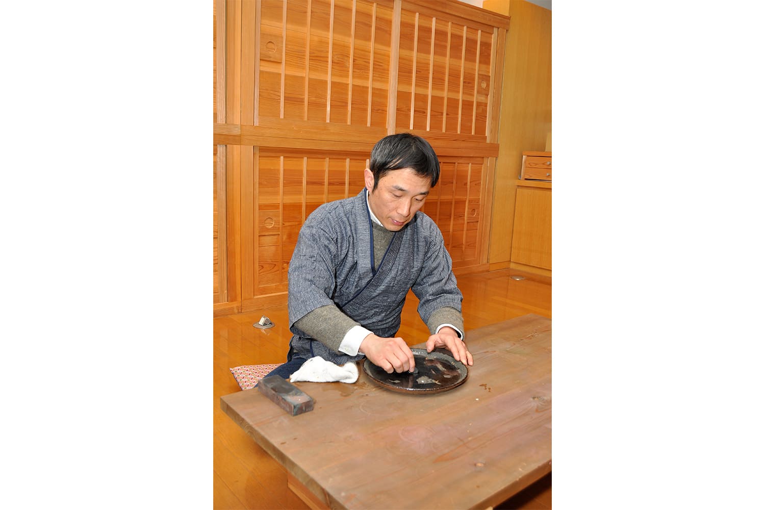 若狭塗職人の男性